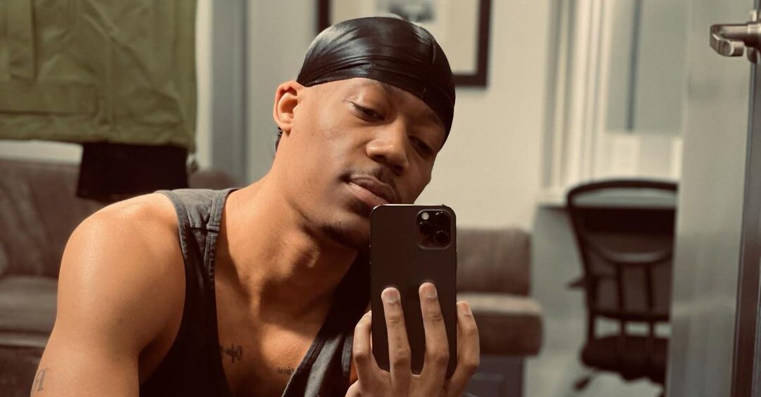 ator de todo mundo odeia o chris compartilha a sua luta contra a doença de crohn