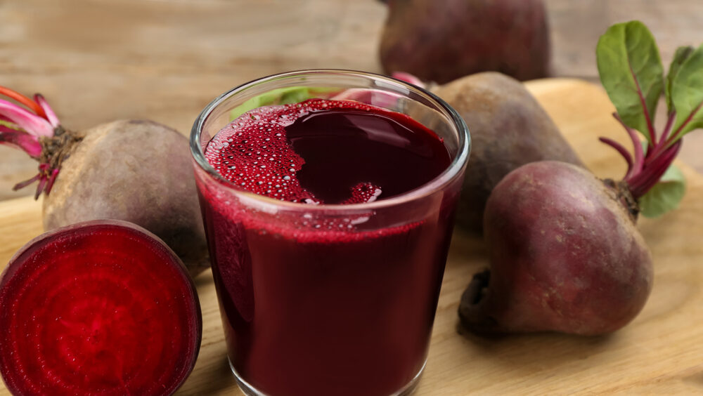 beber suco de beterraba