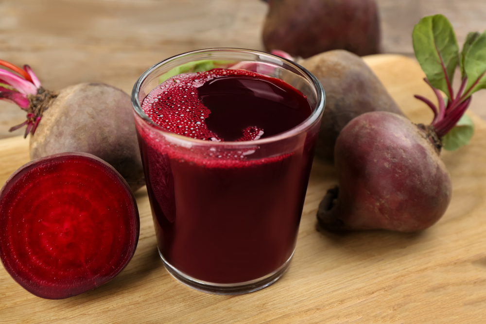 Beber suco de beterraba melhora desempenho no treino, diz pesquisa