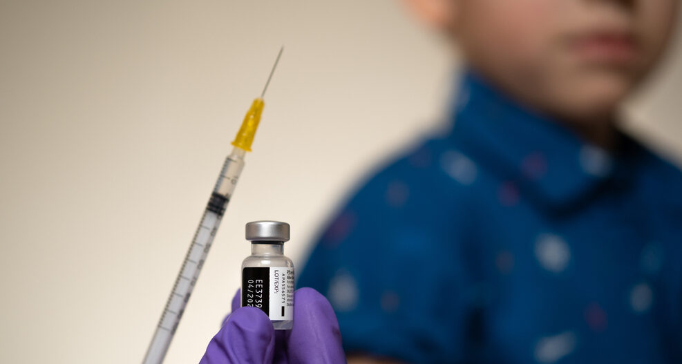 Capitais suspendem vacinação infantil contra a Covid-19 por falta de doses