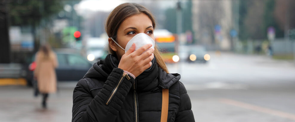 Mulheres e reinfectados têm mais riscos de ter covid longa, aponta estudo