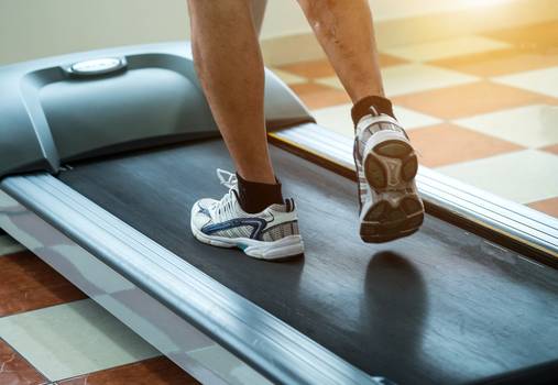Como o treino aeróbico pode ajudar pessoas com hipertensão?