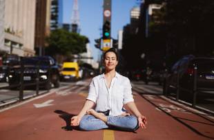 Yoga detox: posturas para recarregar as energias em 2023!