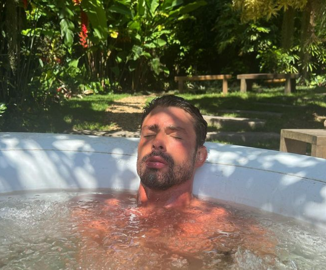 Banho de gelo após o treino: entenda técnica utilizada por famosos