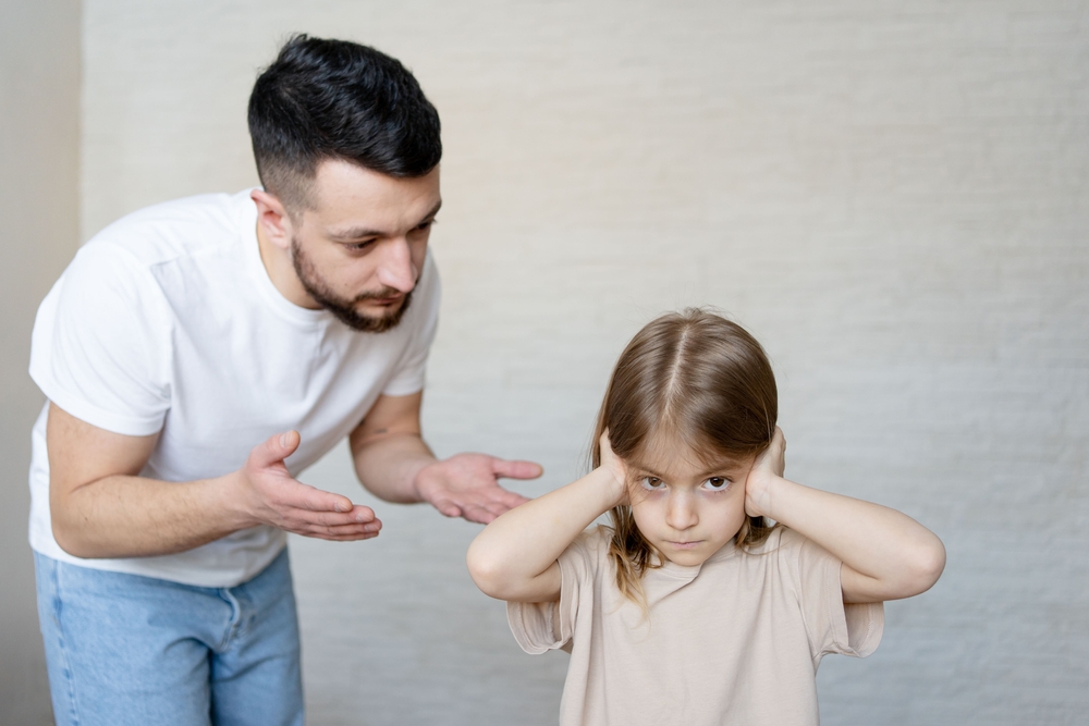 Filhos de pais superprotetores tendem a viver menos, sugere estudo