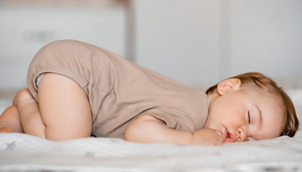 Sono seguro dos bebês: quase metade dos pais desconhece recomendações. Saiba quais são