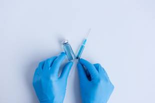 Vacina bivalente contra Covid: aplicação começa hoje para grupos prioritários