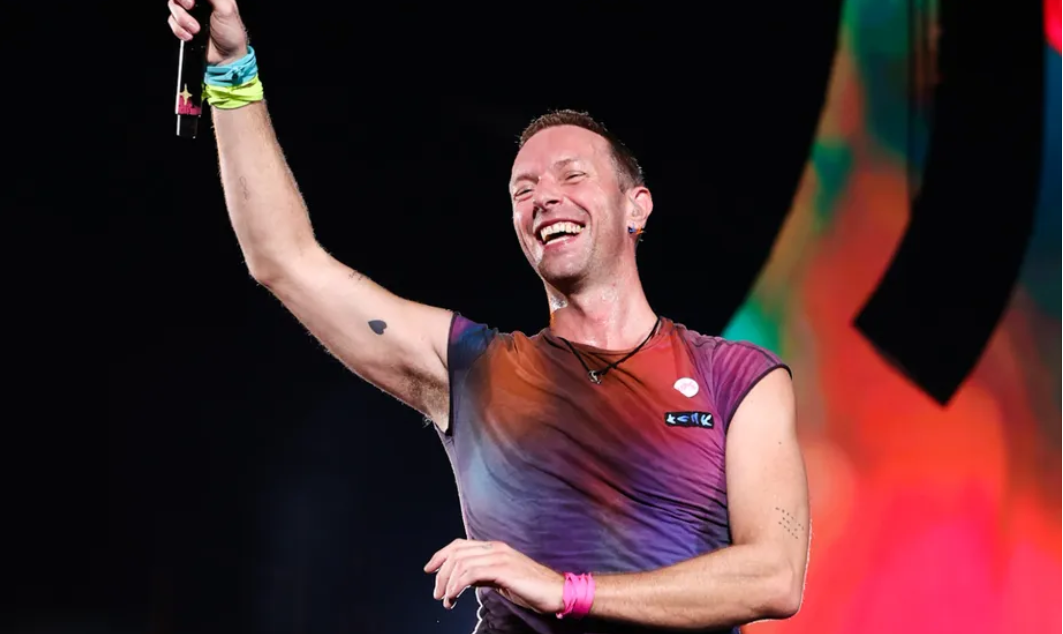 Chris Martin afirma fazer apenas uma refeição por dia. Entenda os riscos