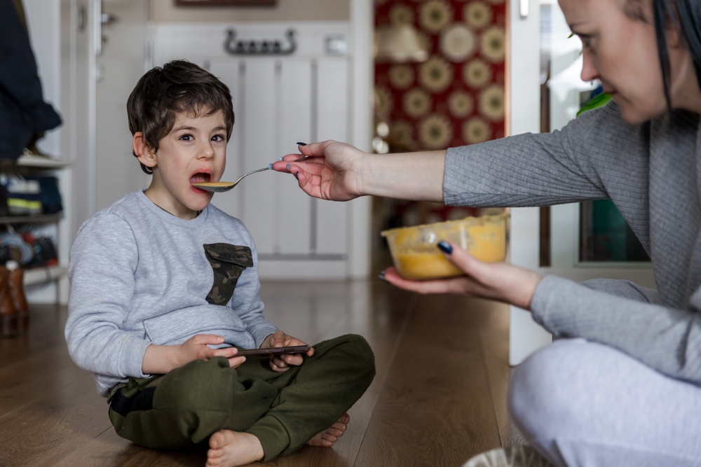 Autismo e seletividade alimentar: dificuldade para comer pode indicar TEA