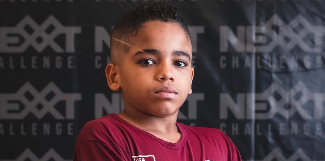 Menino faz CrossFit e levanta 92 kg de peso aos 12 anos; há riscos?