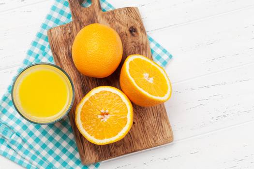 Suco de laranja equilibra microbiota de pessoas com obesidade