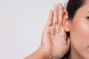 7 sinais de problemas auditivos