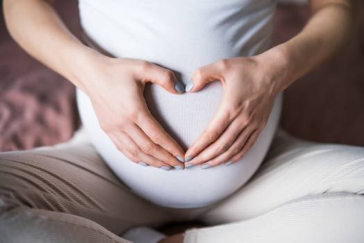 Doação de óvulo ou esperma não afeta bem-estar da criança