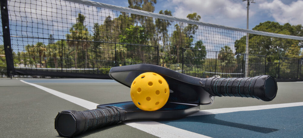 Pickleball: “primo” do beach tennis está crescendo no Brasil