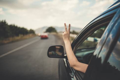 Dirigir em estradas nas viagens de férias e a relação com a saúde mental