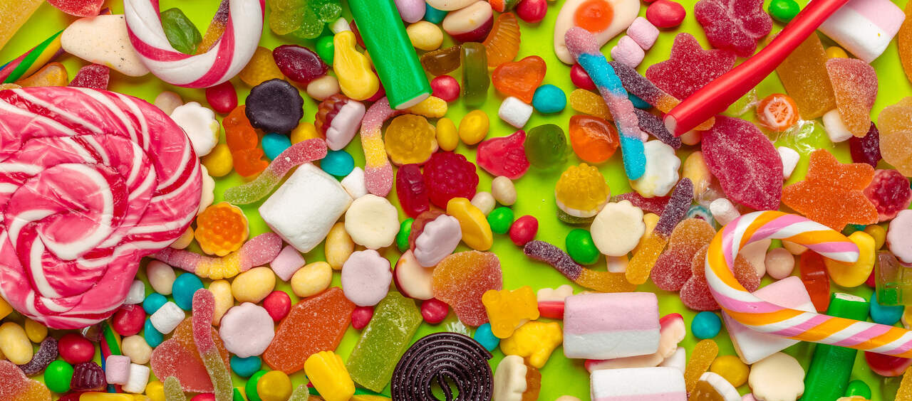 diversos doces de criança