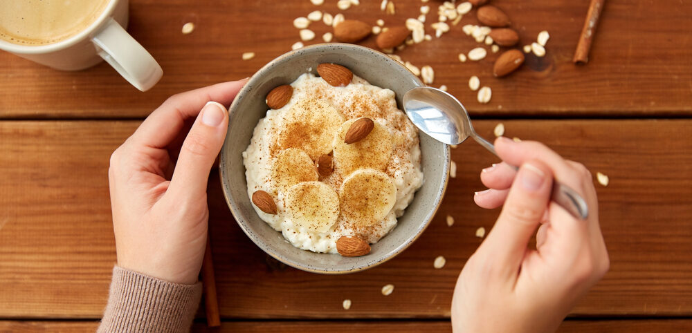 Mingau de aveia proteico: receitas fáceis para o dia a dia