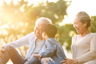 Avós e netos: entenda a importância e os benefícios dessa relação