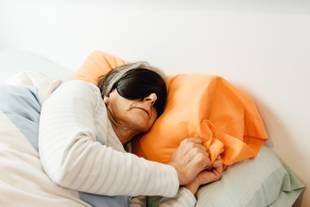 Como melhorar o sono dos idosos? Especialista dá dicas