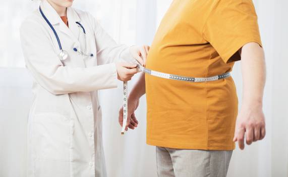 Pessoas com obesidade e alterações no IMC ao longo da vida têm mais risco de ter câncer