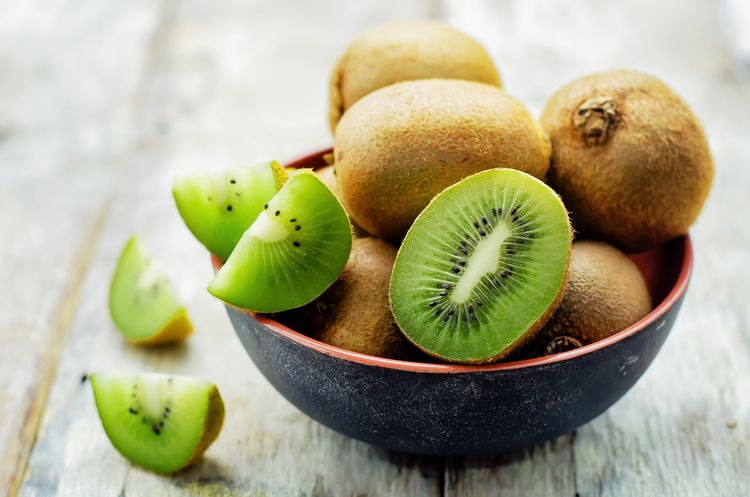 Fruta laxante: incluir o kiwi na dieta pode combater intestino preso
