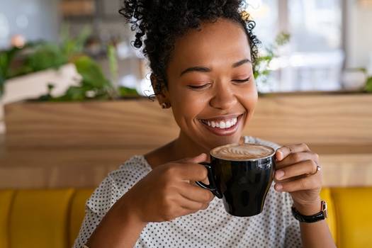 Quantas xícaras de café tomar por dia sem afetar a saúde?