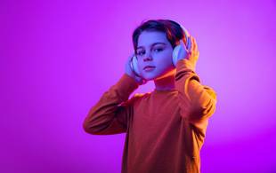 Crianças estão mais expostas a perda de audição por excesso de barulho; veja lista de cuidados