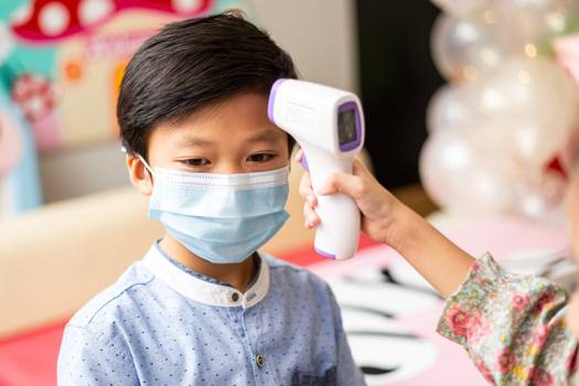 Surto de pneumonia entre crianças na China: OMS pede explicações