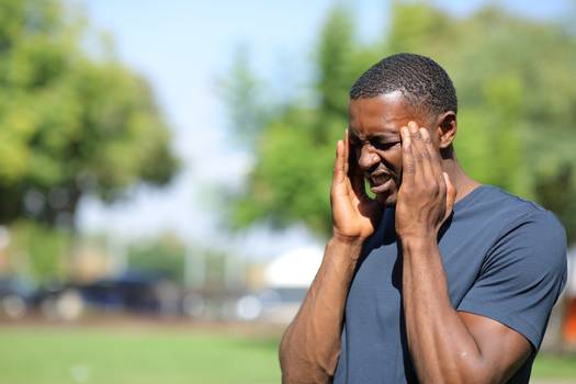 Dor de cabeça no calor: como prevenir as crises?