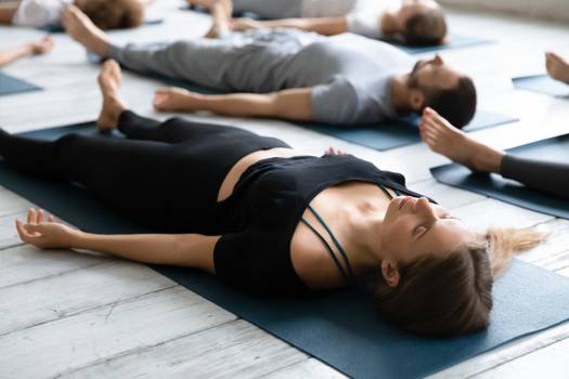 Ioga nidra: prática com meditação guiada ajuda a melhorar sono e cognição