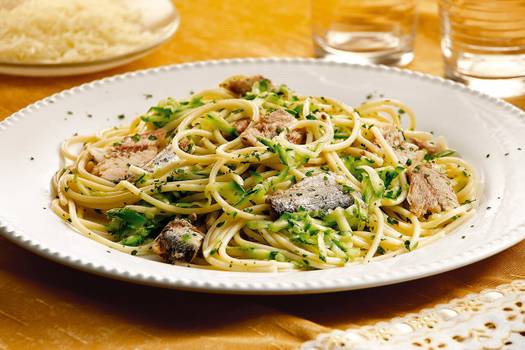 Dia do Espaguete: 3 receitas saudáveis e baratas!