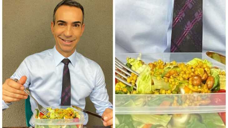 a foto mostra duas imagens: à esquerda, o apresentador de TV Cesar Tralli comendo uma marmita de salada; à direita, um zoom da marmita