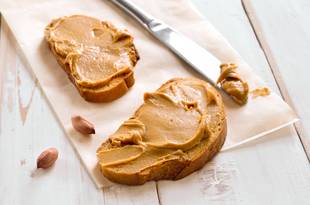 Receitas com pasta de amendoim: 4 opções fit e rápidas!