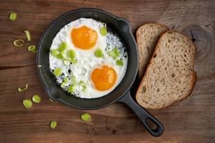Aumentar o consumo de ovos ajuda no ganho de massa muscular?