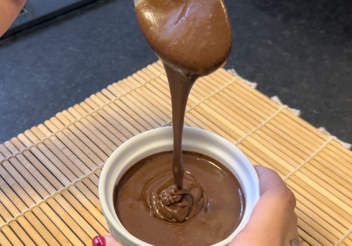 Brigadeiro fit com 3 ingredientes para a Páscoa: veja receita!