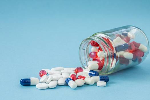 Interação medicamentosa: o que é, riscos e como evitar?