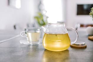 Chá de erva baleeira: para que serve, benefícios e como fazer