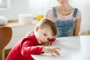 Conheça os 15 sinais de autismo em crianças