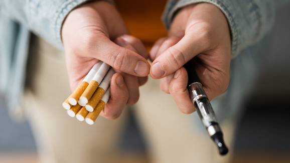 Como o cigarro, inclusive eletrônico, reduz a expectativa de vida