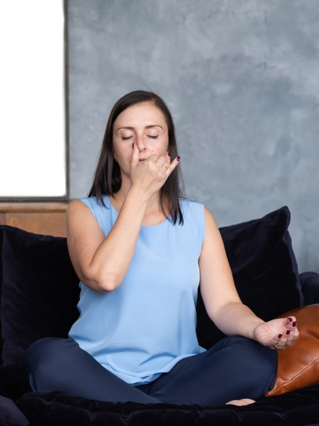 4 posturas de yoga para fazer antes de dormir