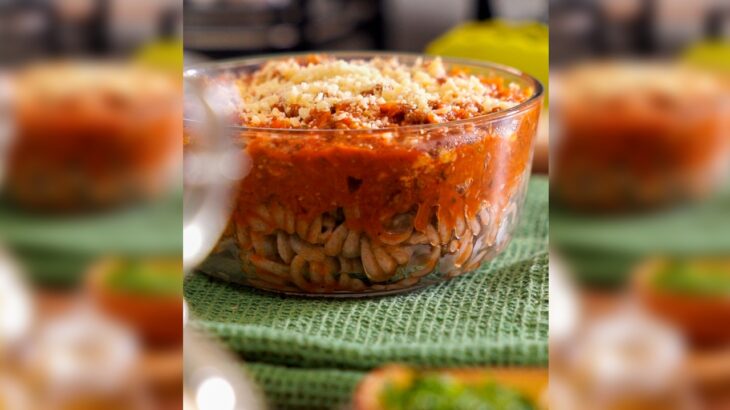 foto de macarrão com molho à bolonhesa