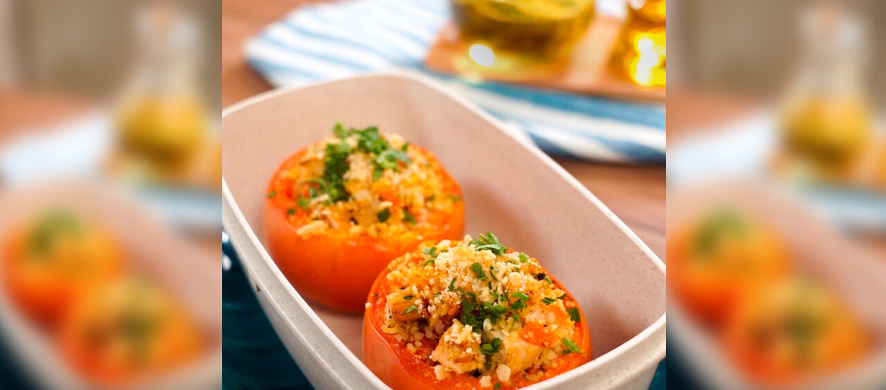 Tomate recheado com couscous