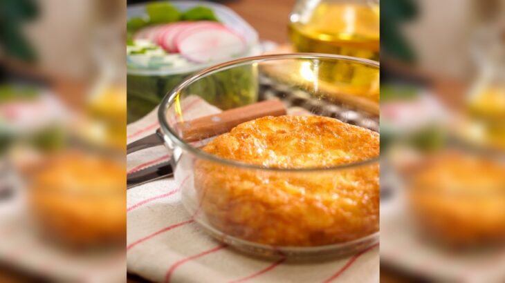 Tortilha de batatas com salada