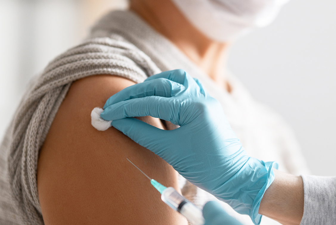 A vacina da gripe muda para quem tem diabetes ou pressão alta?