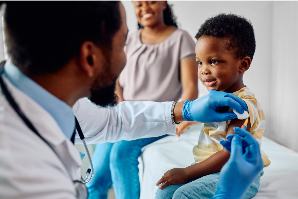 Vacina infantil: farmacêutico tira as principais dúvidas