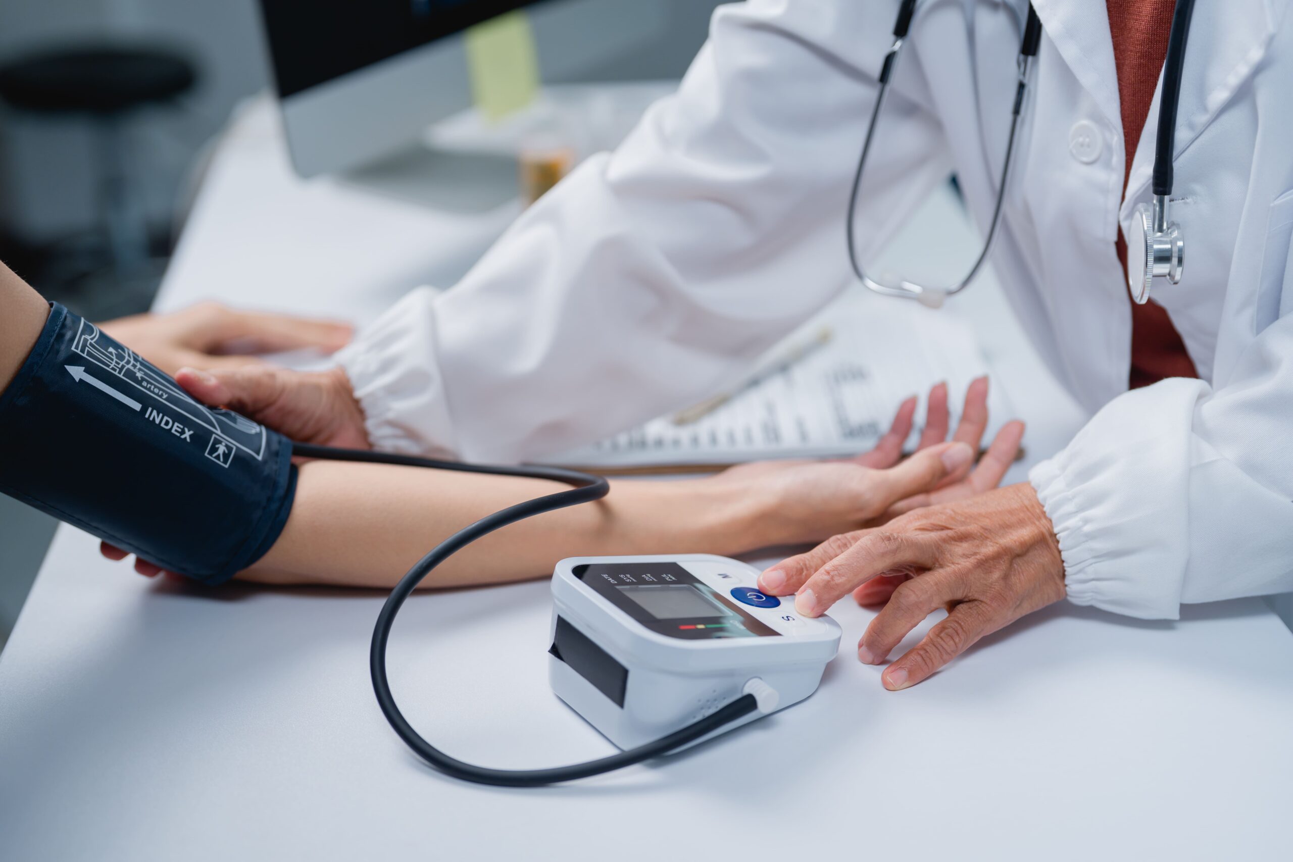 Pressão alta e gripe: quem tem a condição sofre mais?