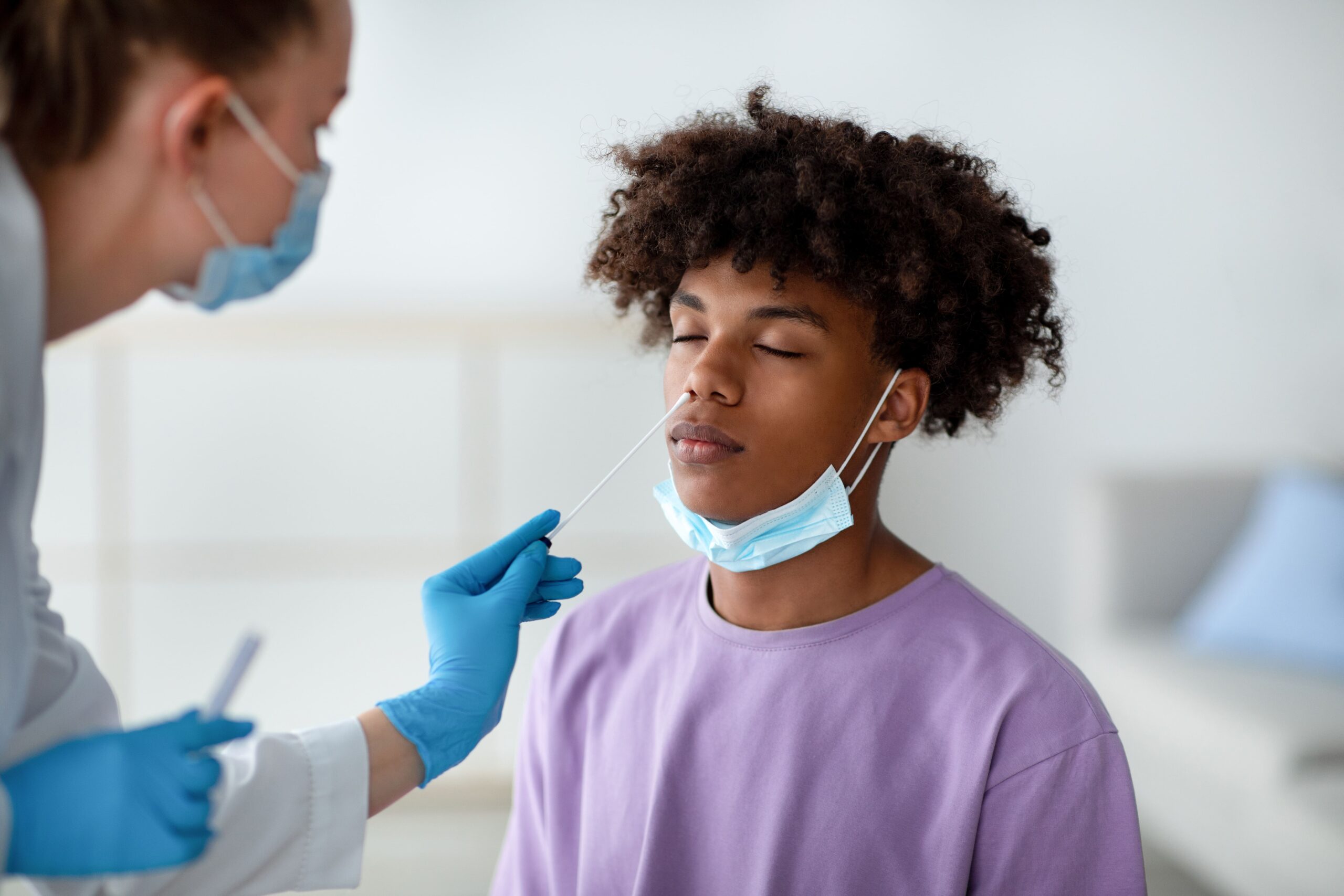 Gripe ou covid? Como saber a diferença e o que fazer